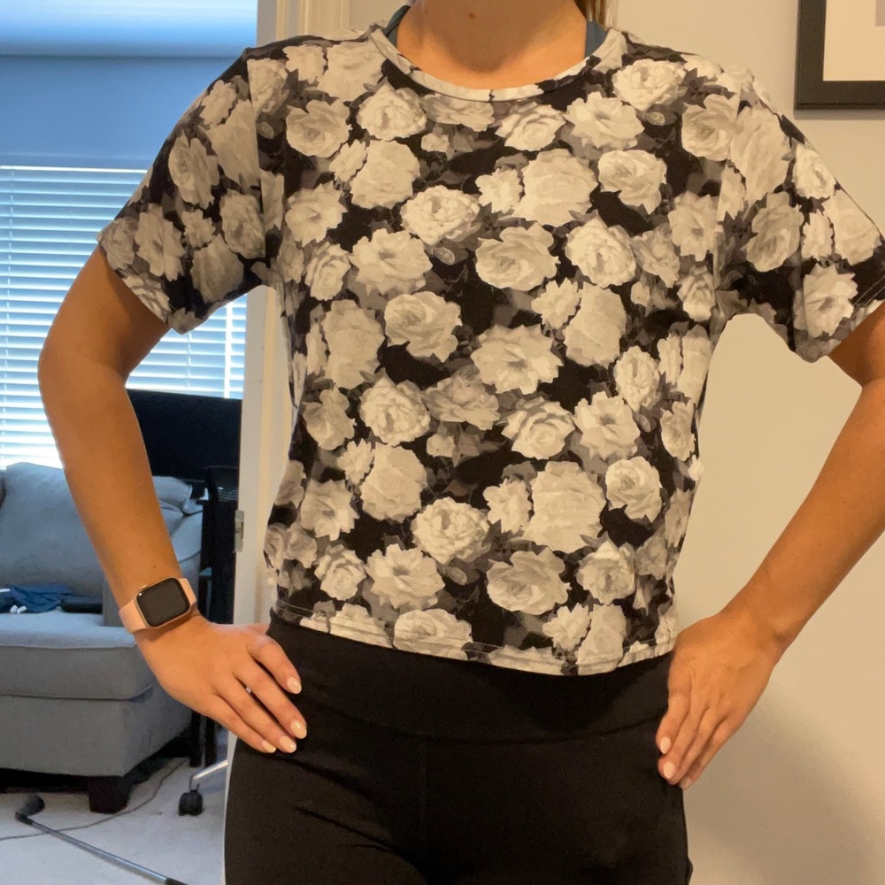 Forever 21 Cropped Floral Shirt